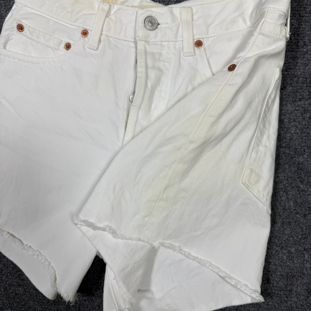 THE FEEL STUDIO THE WHITE BESSETTE SHORT Size 26 Button Fly White Denim 0293 - Picture 10 of 11